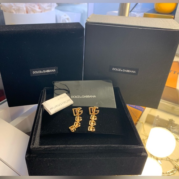 DG Charm Drop Earrings in gold
Dolce&Gabbana - Picture 9 of 13